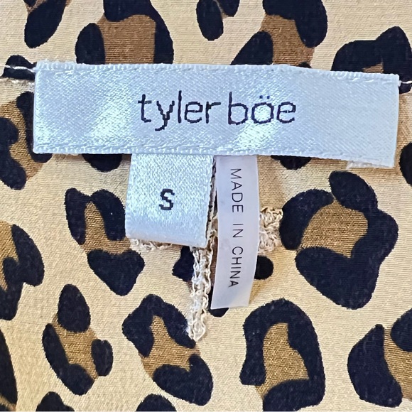 Tyler boe  Women’s Silk Leopard Print Blouse With Hidden Button Placket Small - Picture 10 of 13